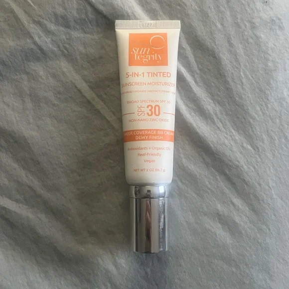 Suntegrity 5-in-1 Tinted Sunscreen Moisturizer - SPF 30,l - Picture 2 of 5